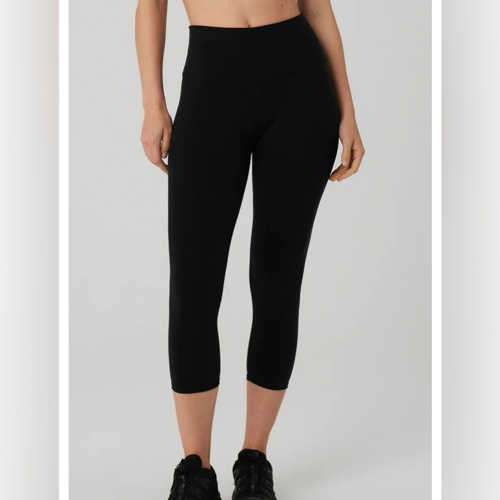 Lululemon cropped black leggings